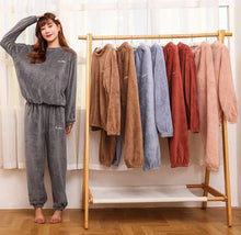 Cargar imagen en el visor de la galería, Pijama  Conjunto De Invierno Plush Unisex
